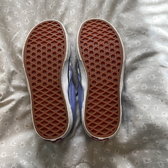 Vans - Picture 2 of 2